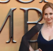 «Συλλάβετέ με»: Η JK Rowling αμφισβητεί τον νέο νόμο της Σκωτίας για υποκίνηση μίσους και προκαλεί την αστυνομία